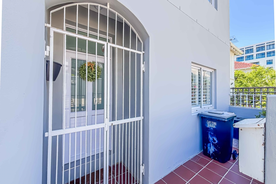 4 Bedroom Property for Sale in Sea Point Western Cape